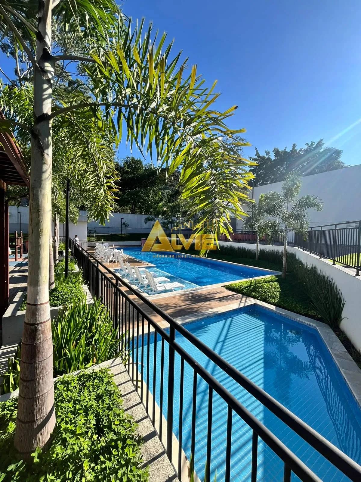 APARTAMENTO 2 QUARTOS COM VAGA EM GUARATIBA – PRONTO PARA MORAR!