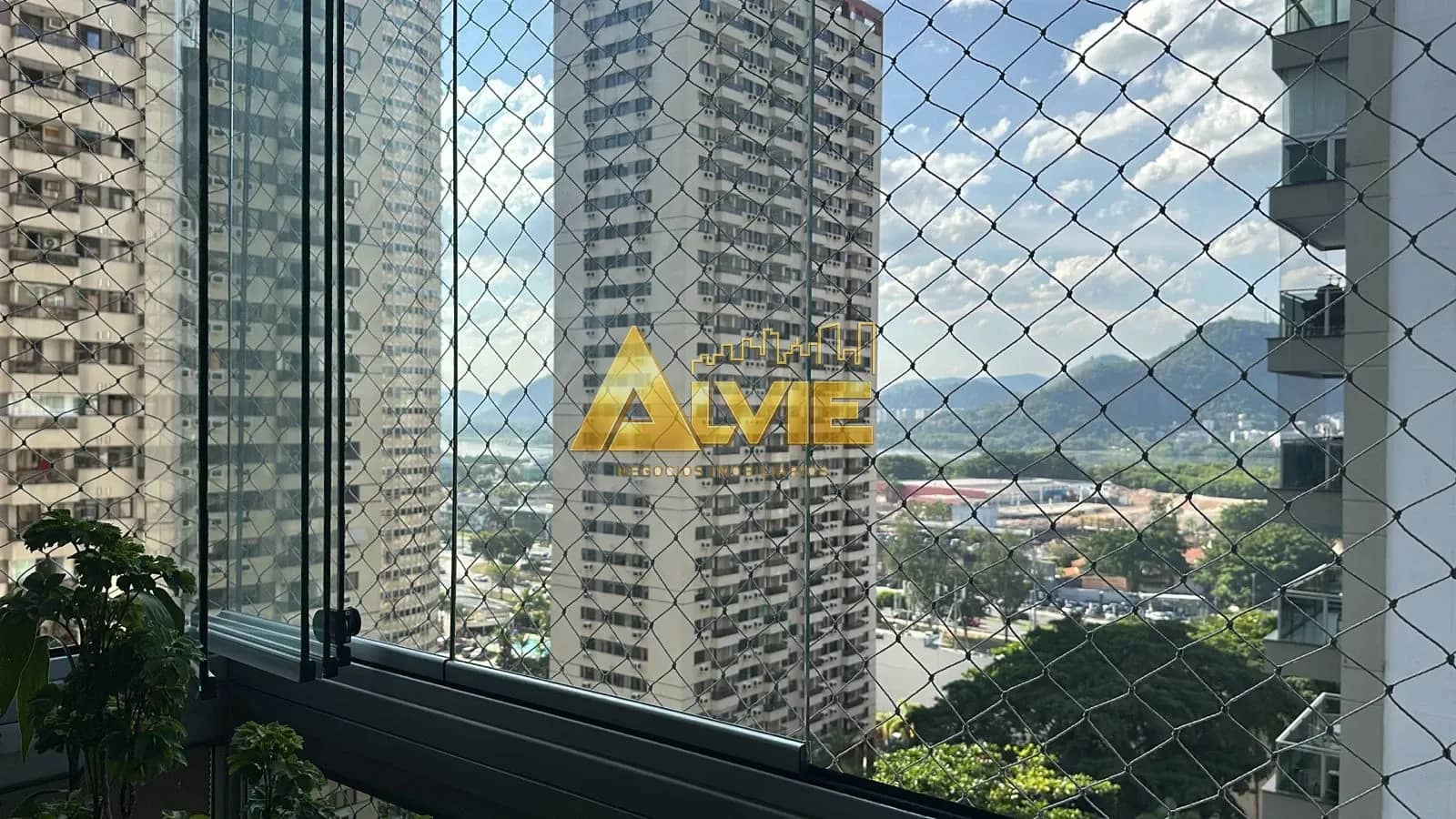 Apartamento à venda – Barra da Tijuca Excelente localização